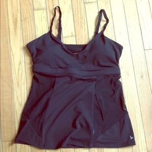 NWOT Fabletics built-in shelf bra tank. Size L